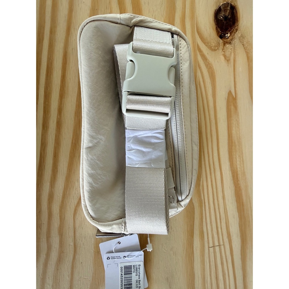 Lululemon Everywhere Belt Bag 1L White Opal WHTO NWT LU9BG1S Adjustable Strap - Picture 2 of 4